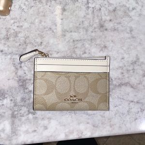 Coach card case signature  wallet (authentic)
